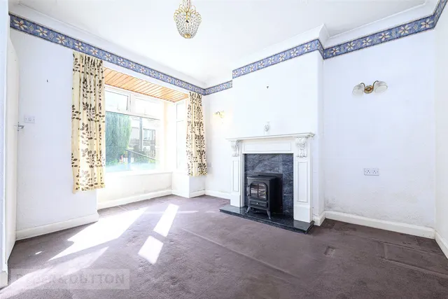 Cross Lane, Primrose Hill, HD4, photo 3