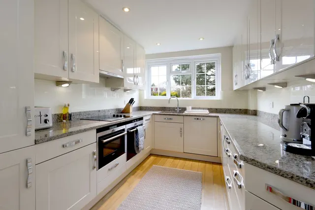 Photo 3 — Grove Road, Craigleith, HP9