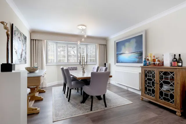 Grove Road, Craigleith, HP9, photo 1