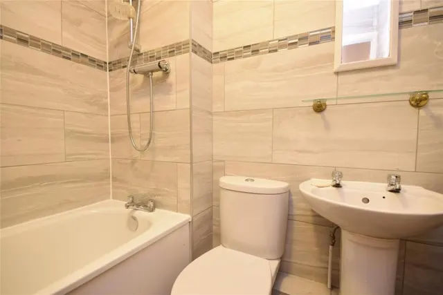 Apeldoorn Drive, Wallington, SM6, photo 2