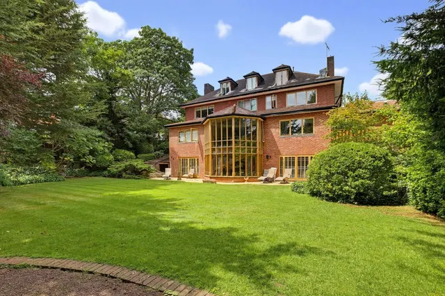 Photo 2 — Frognal Way, Hampstead, London, NW3 6XE