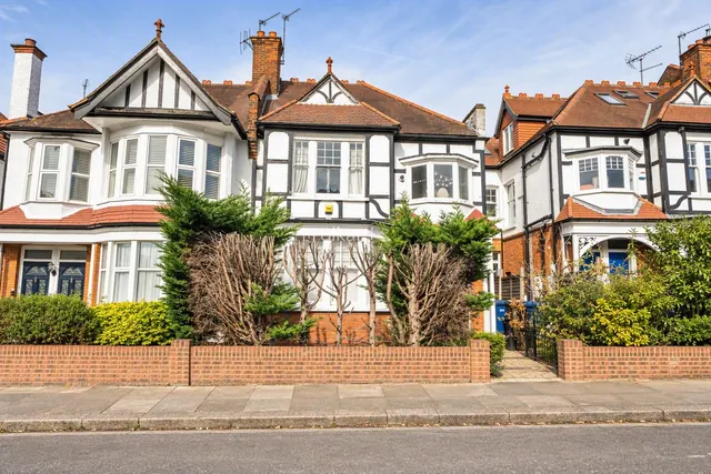Avondale Avenue, North Finchley, N12, photo 1