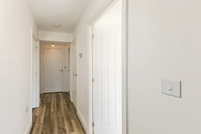 Hayes Drive, Three Mile Cross, RG7, photo 2