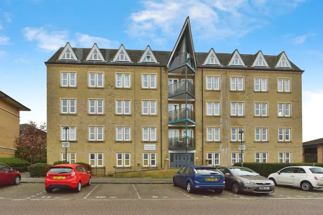 North Row, MILTON KEYNES, photo 1