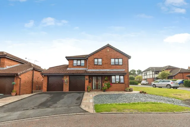 Dale View, Chorley, Lancashire, PR7, photo 1