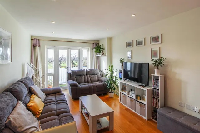 Huntercombe Lane North, Taplow, photo 2