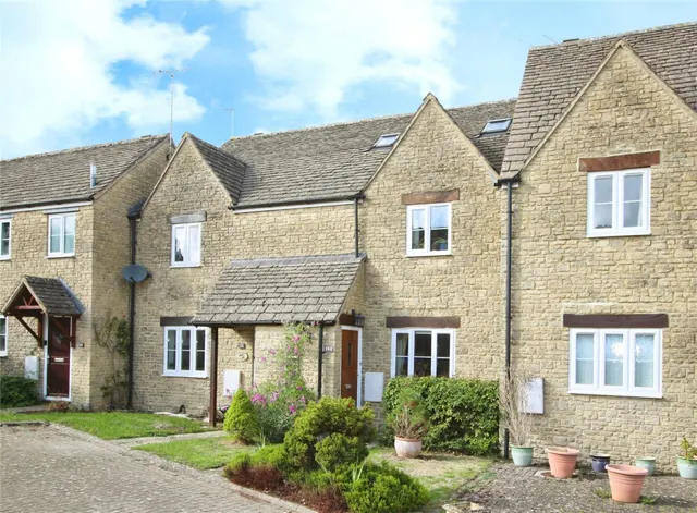 The Oaks, Kemble, GL7, photo 1