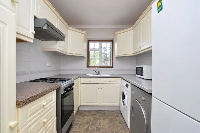 Beckingham Road, Guildford, GU2, photo 2