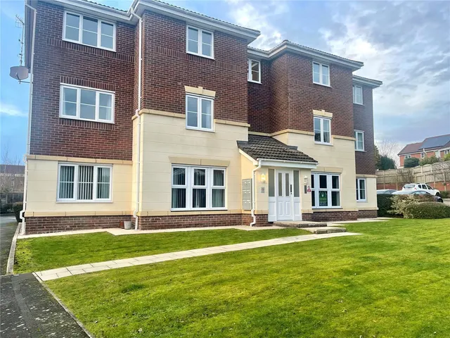 Lily Drive, Stoke-on-Trent, Staffordshire, ST6, photo 1