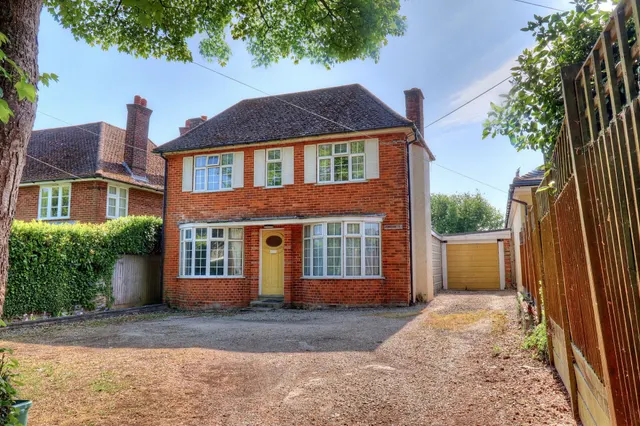 New Road, Stokenchurch, HP14, photo 1