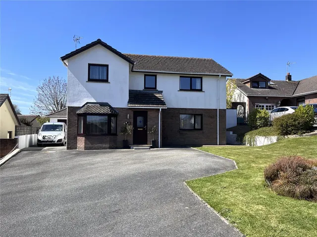 Glenview Avenue, Pembroke Dock, SA72, photo 1