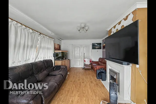 Salisbury Close, Merthyr Tydfil, photo 3
