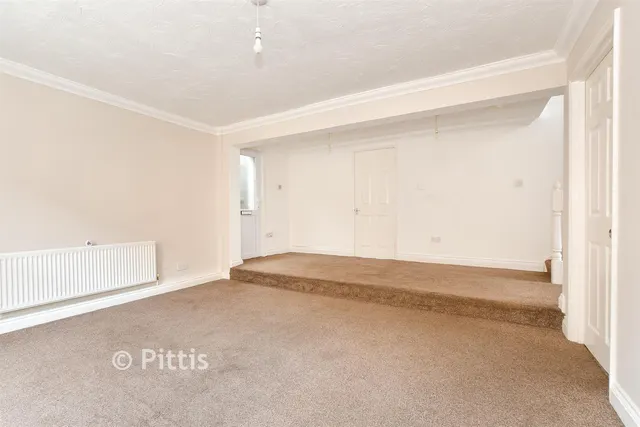 St. John's Road, Sandown, PO36, photo 2