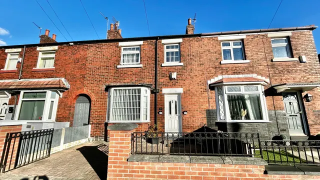 Ninth Avenue, Oldham, OL8, photo 1