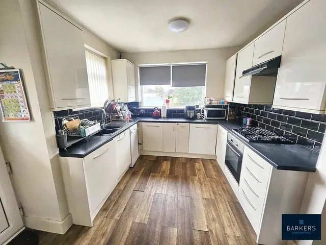 Photo 3 — Hillhead Drive Birstall, Batley WF17 0PA
