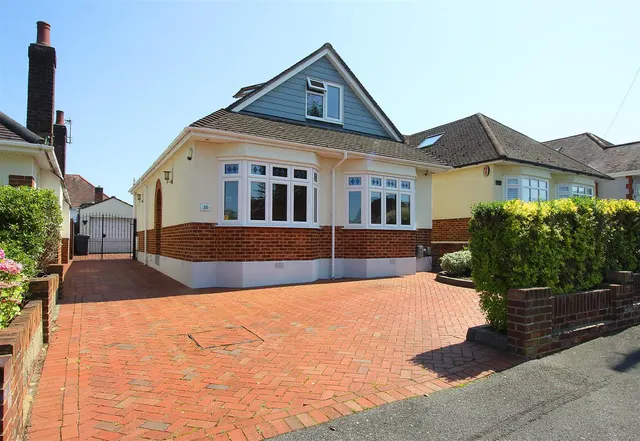Glamis Avenue, Bournemouth, photo 1