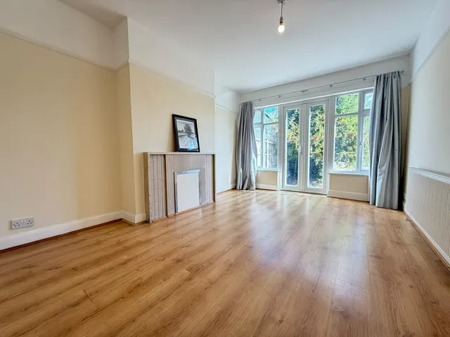Kenton Lane, Harrow, HA3, photo 2