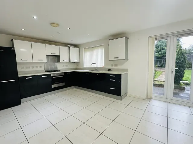 Coomer Court, Newcastle, ST5, photo 3