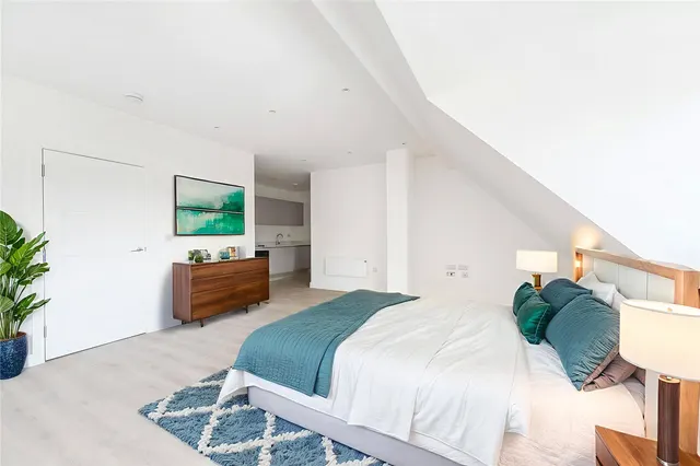 Photo 3 — Peach Street, Wokingham, Berkshire, RG40 1XJ