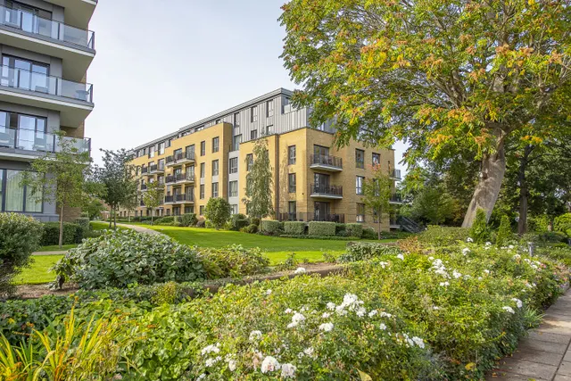 Broom Road, Teddington, TW11, photo 1