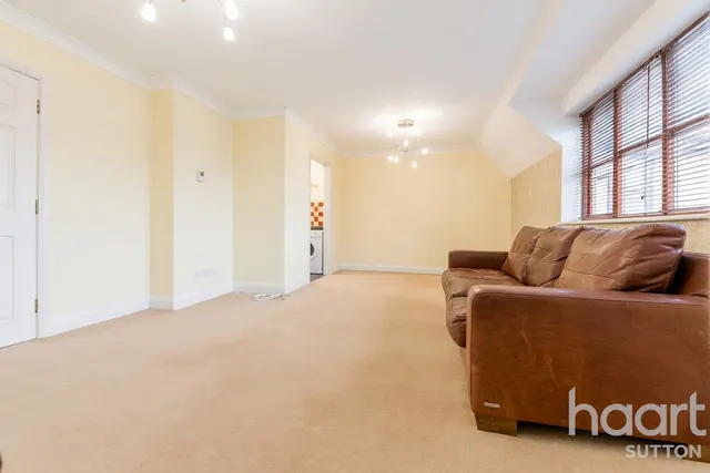 Thicket Road, SM1, photo 2