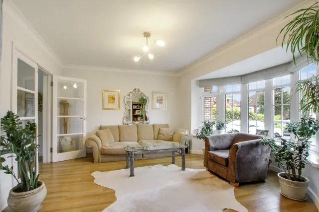 Photo 3 — Courtleigh Avenue, Hadley Wood, Hertfordshire, EN4 0HS