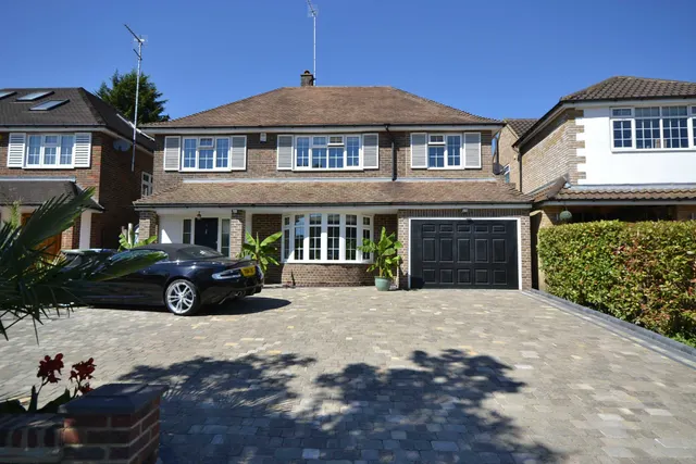 Courtleigh Avenue, Hadley Wood, Hertfordshire, EN4 0HS, photo 1