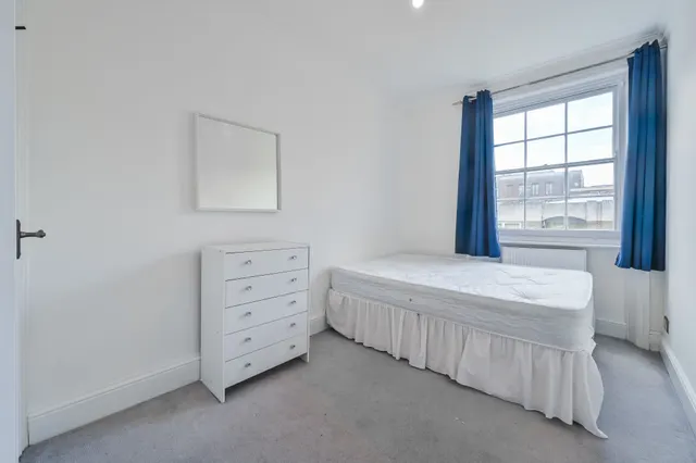 Photo 3 — 102d Blandford Street, London