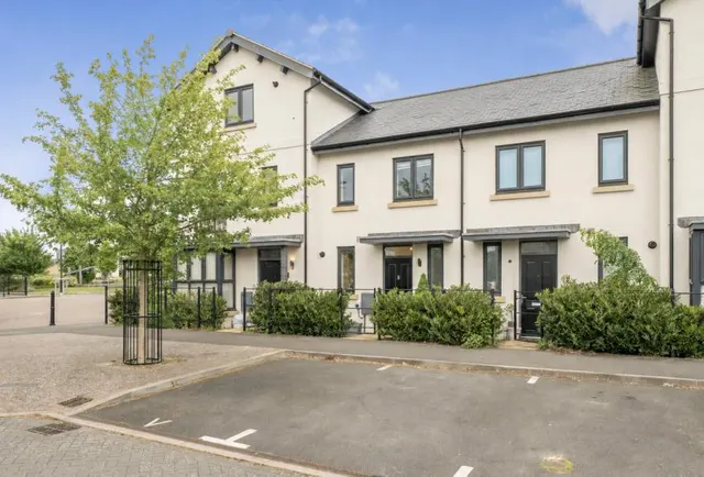 Broad Acre Road, Cheltenham, GL52, photo 1