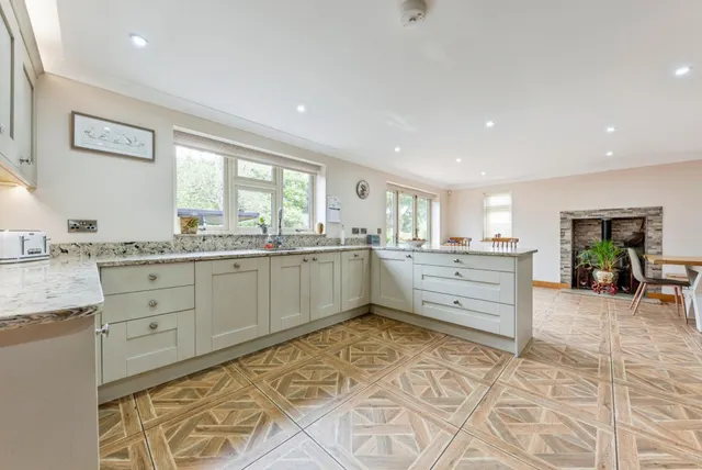 Low Road, Barrowby, NG32, photo 1