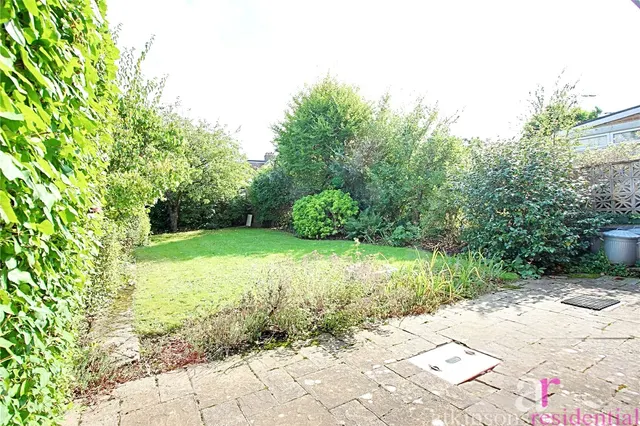 Photo 3 — Browning Road, Enfield, Middlesex, EN2 0HH