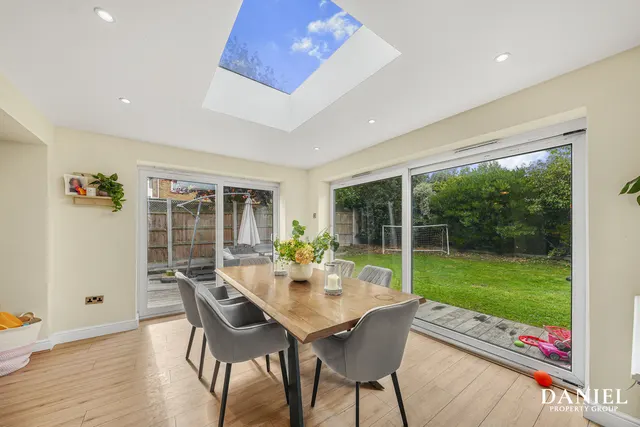 Bourne Avenue, Laindon, SS15, photo 3