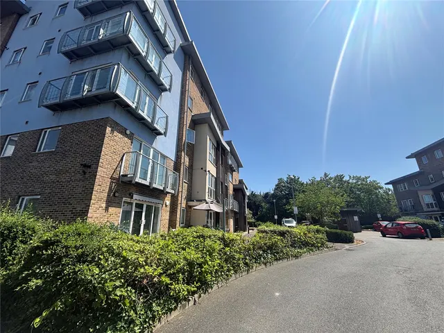 Sundeala Close, Sunbury-on-Thames, TW16, photo 1