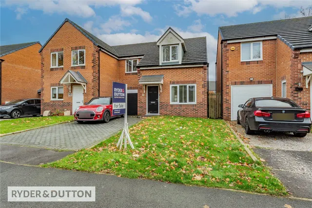 Queen Victoria Street, Balderstone, OL11, photo 1