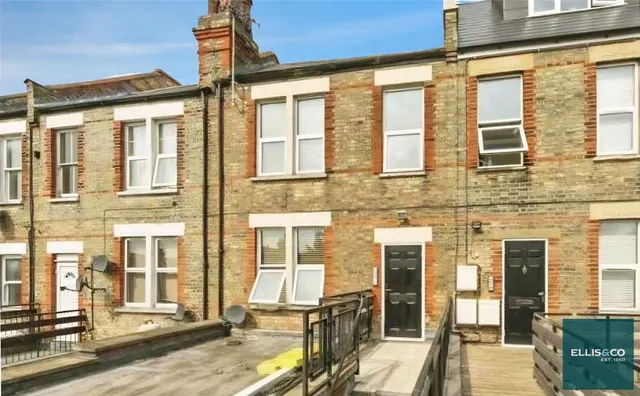 Ballards Lane, Finchley, N3, photo 1
