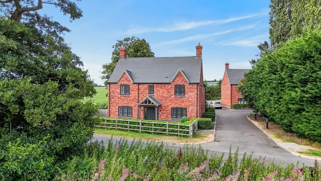 Ashbrook Grove, DE6, photo 1