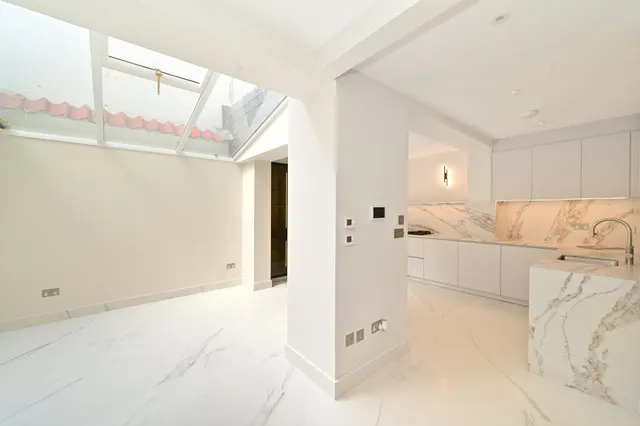 Shepherd Street, Mayfair, W1J, photo 2