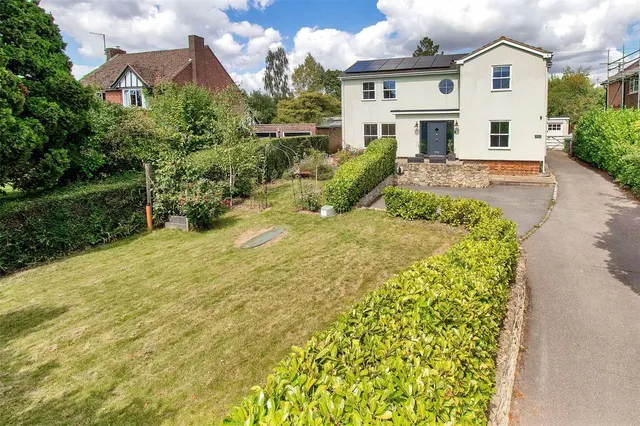 Chart Road, Sutton Valence, Maidstone, Kent, ME17 3AW, photo 1