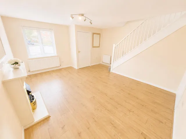 Photo 2 — Elsworth Close, Radcliffe, Manchester, M26 1UJ