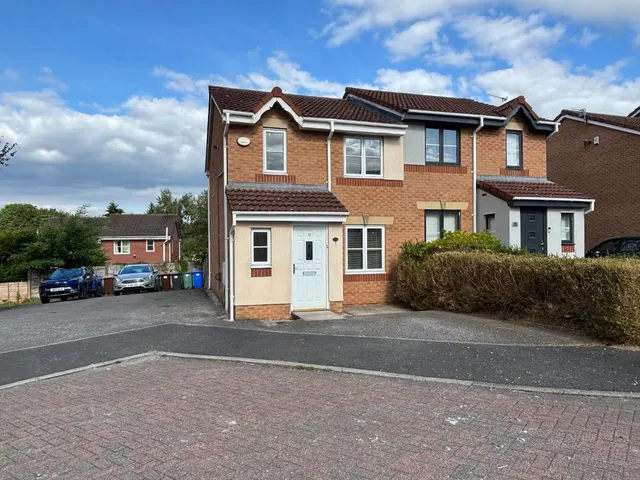 Elsworth Close, Radcliffe, Manchester, M26 1UJ, photo 1