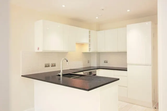 Photo 3 — North Street, Horsham, West Sussex RH13 5TU
