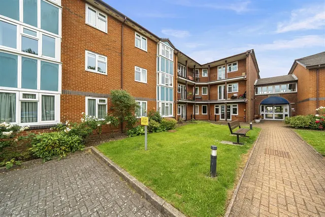 Furzehill Road, Borehamwood, WD6, photo 1