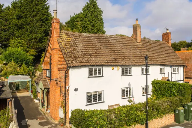 The Square, Aspley Guise, MK17, photo 1