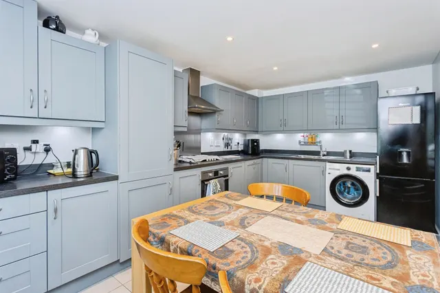 Goldfinch Road, Burgess Hill, RH15, photo 3