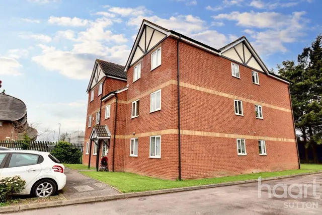 Foxglove Way, SM6, photo 1