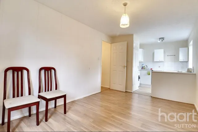 Foxglove Way, SM6, photo 2