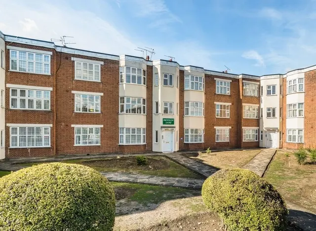 Brownlow Road, New Southgate, N11, photo 1