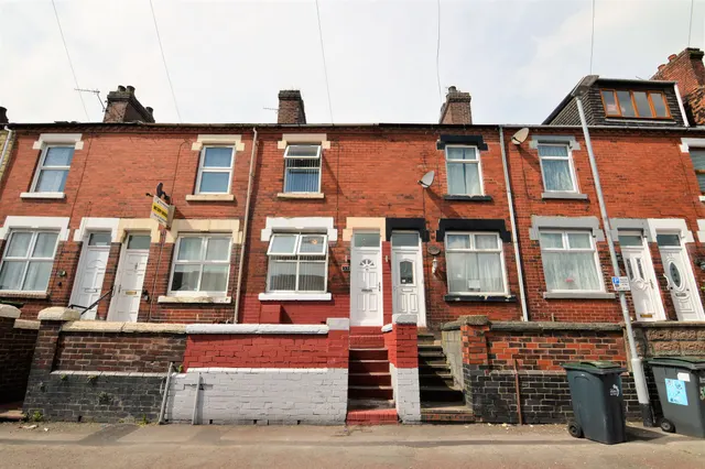 Mynors Street, Stoke-on-Trent, Staffordshire, ST1 2DH, photo 1