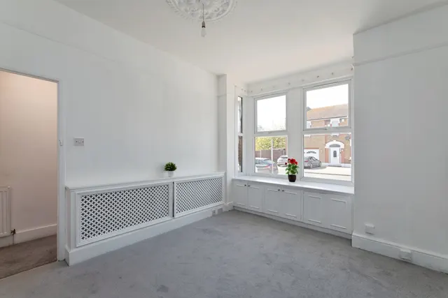 Wellesley Road, Ilford, IG1, photo 2