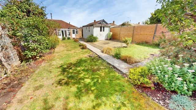 Photo 3 — St Davids Close, Warden Hill